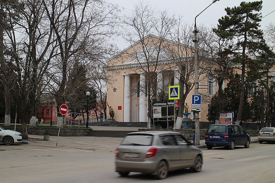 Власти хотят, чтобы в Феодосии было чисто и исчезли неприятные запахи.