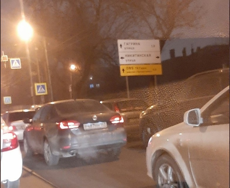 Первыми оплошность с фамилией космонавта заметили автомобилисты