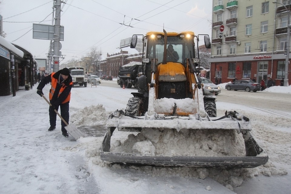 Анатолий Локоть уверяет, что власти города активно занимаются вопросом чистки снега.