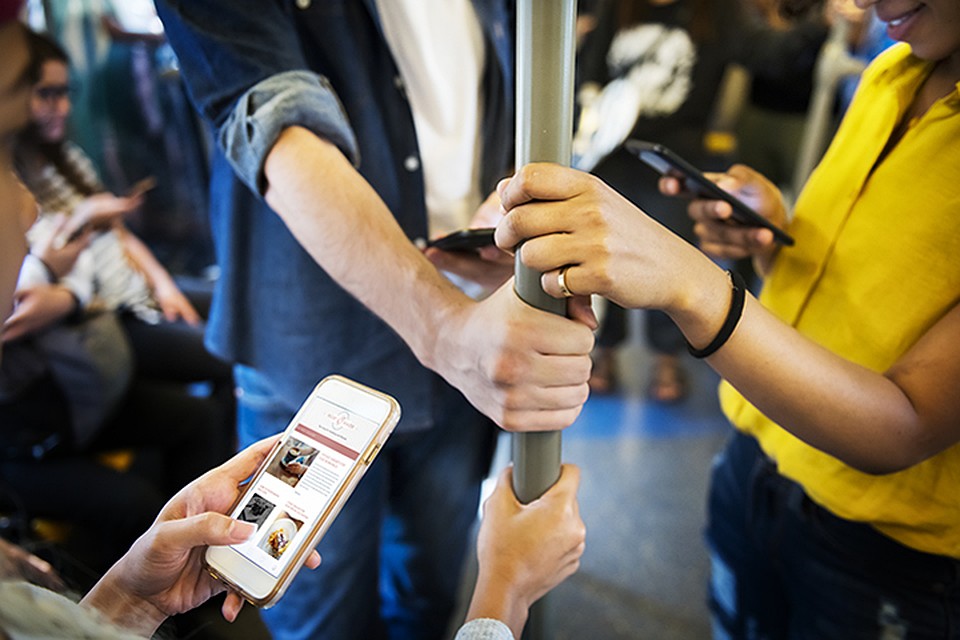 Wi-Fi без рекламы в метро Петербурга. Фото: freepik.com.