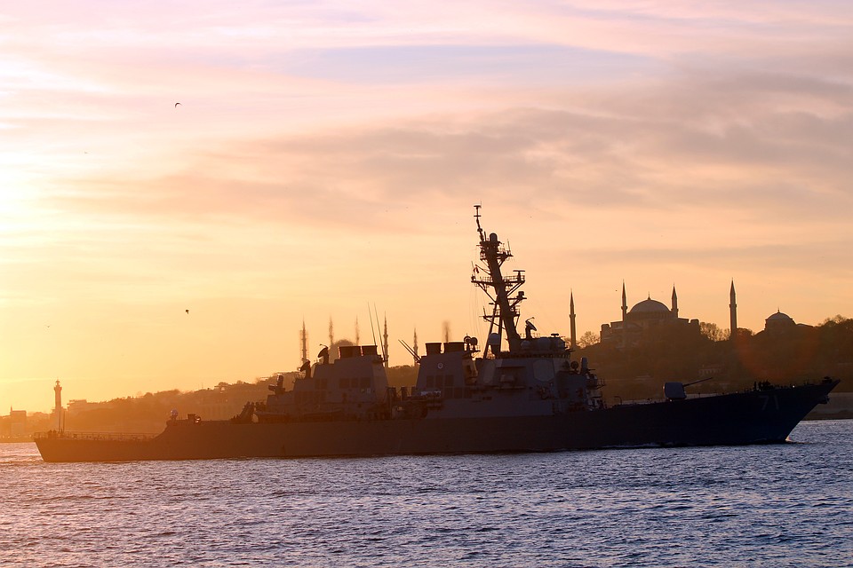 Эсминец ВМС США Ross