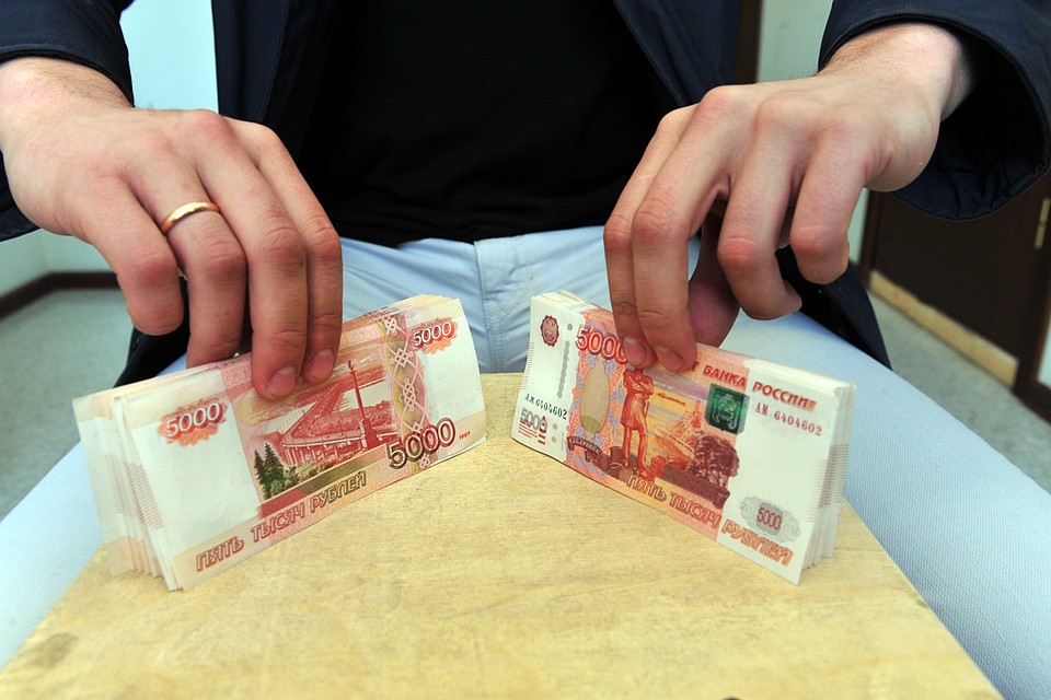Как выяснили эксперты «Работа.ру», у 51% работодателей премирование сотрудников по итогам 2019-го в планы не входит.