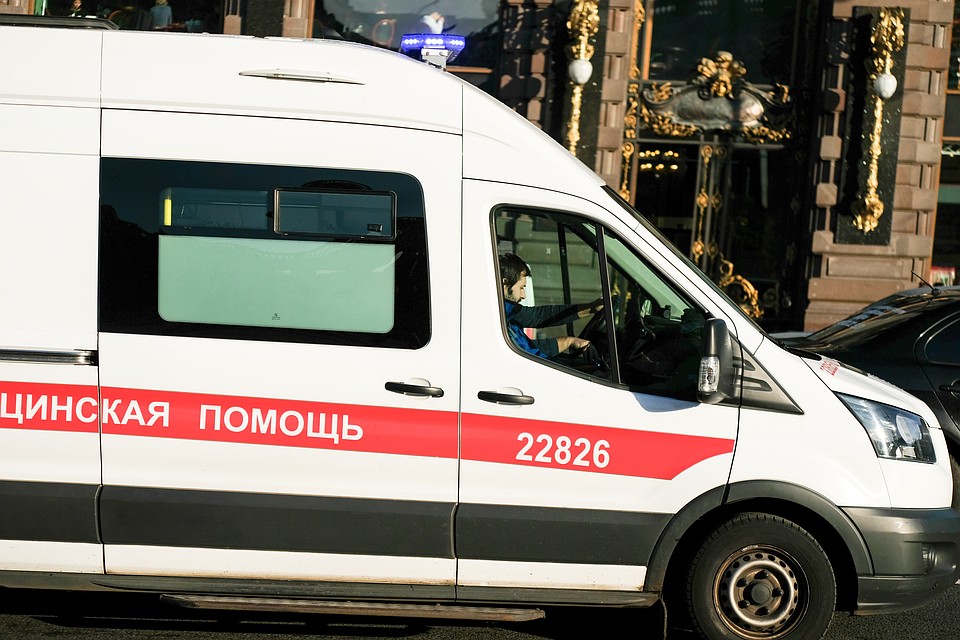 В деревне Гарболово девять школьников отравились неизвестным веществом в конфетах