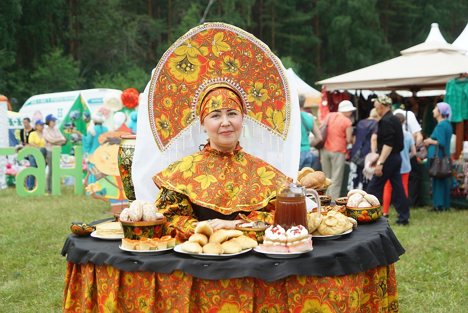 Самыми крупными мероприятиями станут X Санкт-Петербургский Фестиваль культуры народов Кавказа и Санкт-Петербургский Бал национальностей.