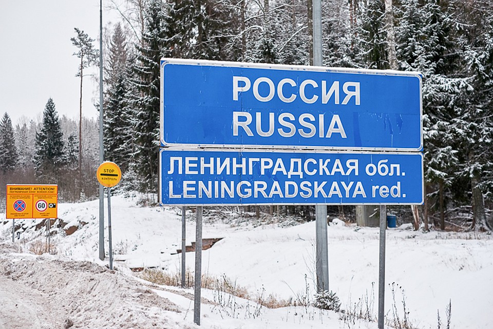 Простоять на границе с Финляндией можно больше двух часов. На въезд в Россию очередей нет.