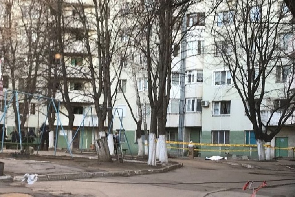 Парень выпал с 10 этажа дома на Рышкановке. Фото: facebook/Olaru Ruslan