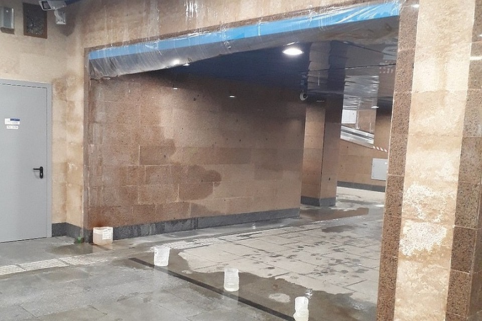 Новую станцию метро "Дунайская" в Петербурге снова затопило