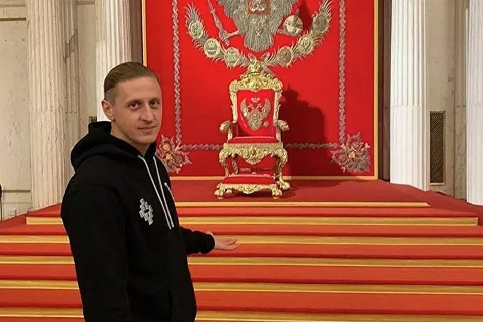 Фото из Эрмитажа стоили украинскому футболисту контракта с его клубом. Фото: instagram.com/igorsikorskiy