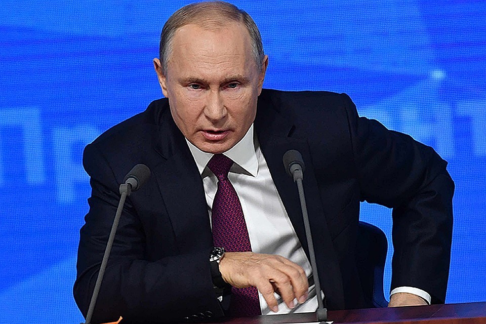 "Моральные уроды": Путин раскритиковал противников поддержки семей с детьми