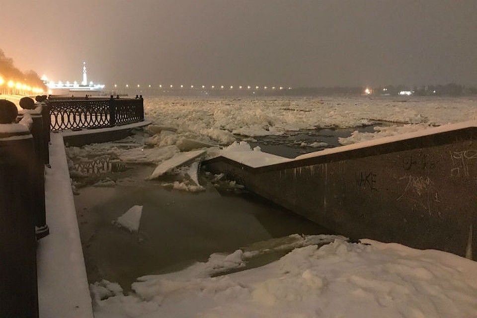 Вот так сейчас выглядит Волга. ФОТО: группа "Подслушано в Ярославле" ВКонтакте