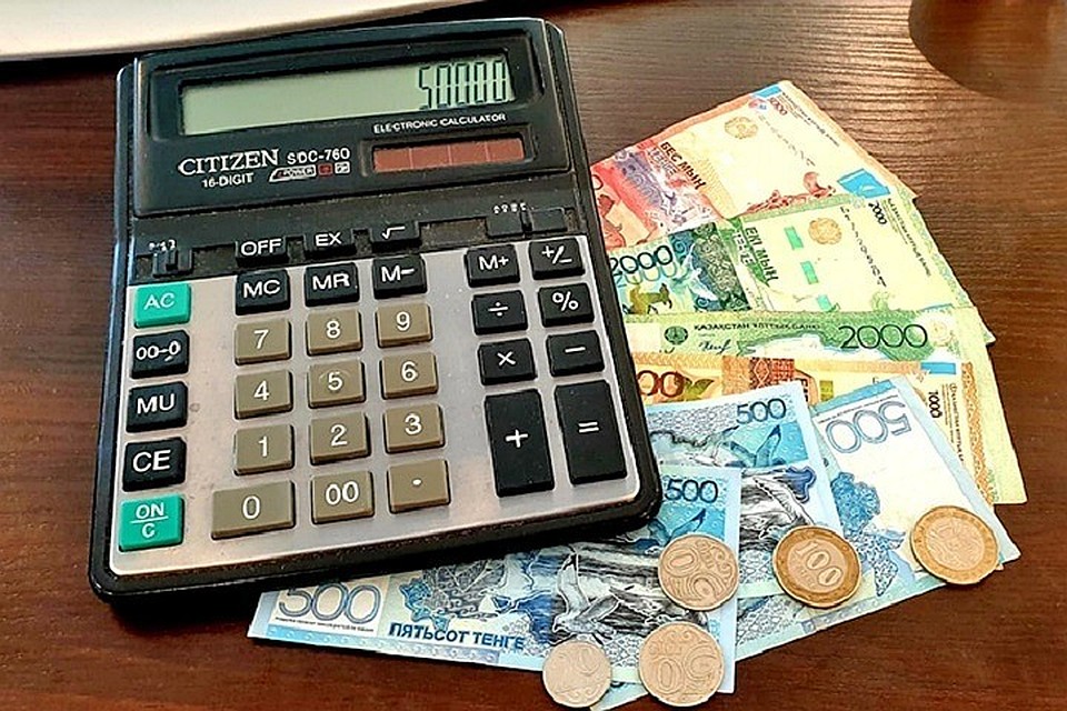 Подозреваемый вину признал и с участием защитника заявил ходатайство о заключении процессуального соглашения.