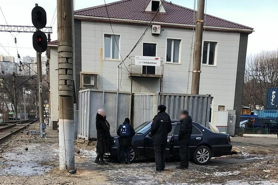 Полицейские напомнили о соблюдении правил перехода железнодорожных путей