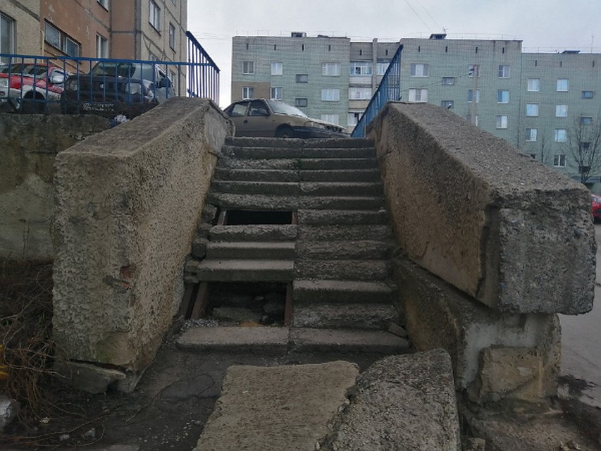 Орловцы возмутились состоянием полуразрушенных лестниц в центре города. Фото: орловское отделение ОНФ