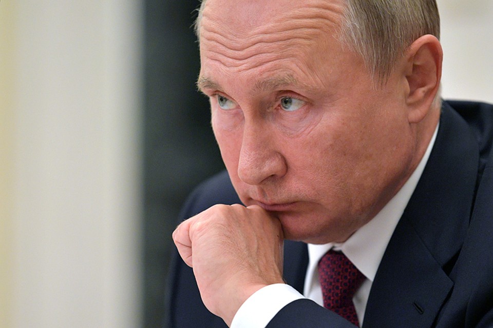 Владимир Путин возмутился желанием аптек нажиться на здоровье граждан.