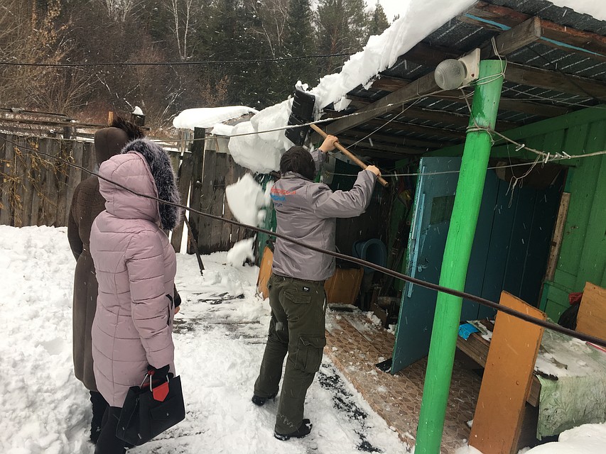В Тюменской области ветеран труда живет в разваливающемся доме. Фото - ОНФ.
