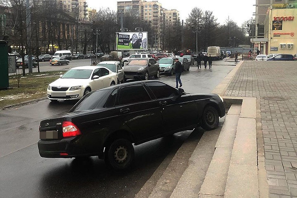 На этой "Приоре" Абдылхаисиев с другом гонял по Петербургу. Фото: instagram.com/mansik_95