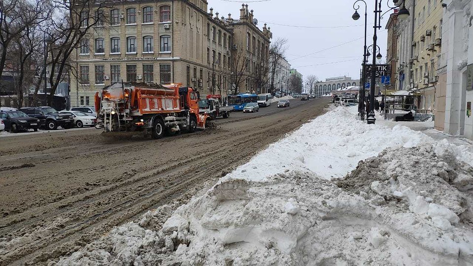 Во Владивостоке не исключена вероятность снега, сохраняется метель и гололедица.