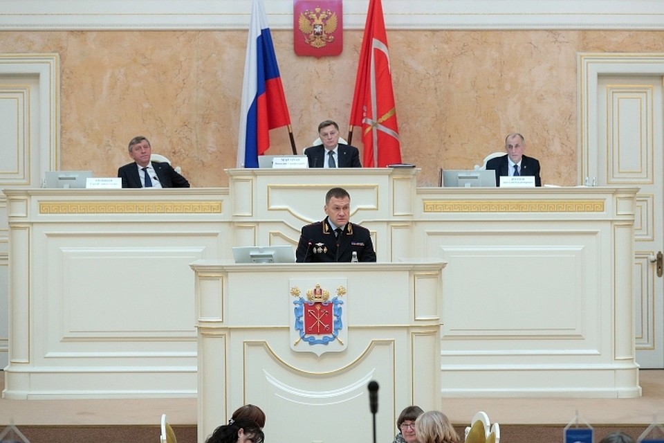 Роман Плугин отчитался об итогах работы полиции за 2019 год в Петербурге. Фото: assembly.spb.ru