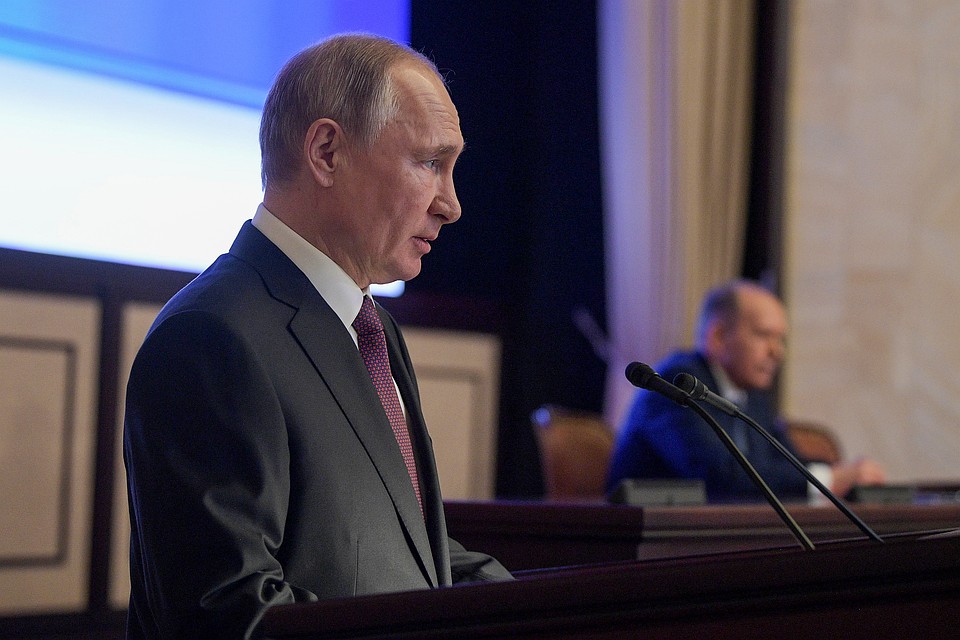 Президент России Владимир Путин во время выступления на заседании коллегии Федеральной службы безопасности (ФСБ) РФ. Фото: Алексей Дружинин/пресс-служба президента РФ/ТАСС
