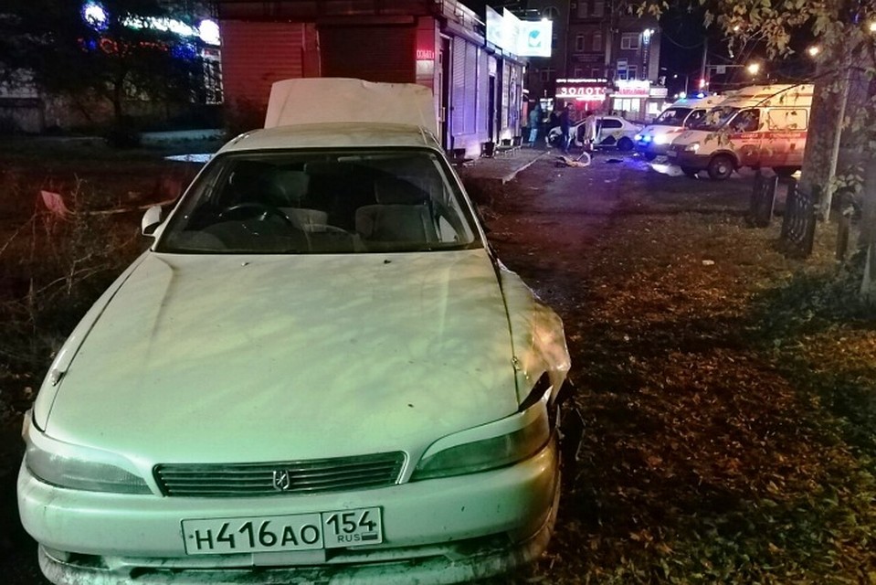 Водитель этой машины устроил ДТП.