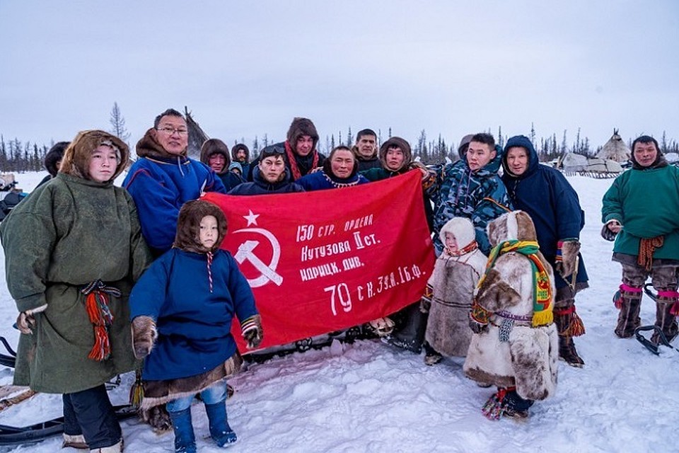 Ямальские общественники рассказывают оленеводам о вкладе земляков в Великую Победу Фото: mo-yamal.ru