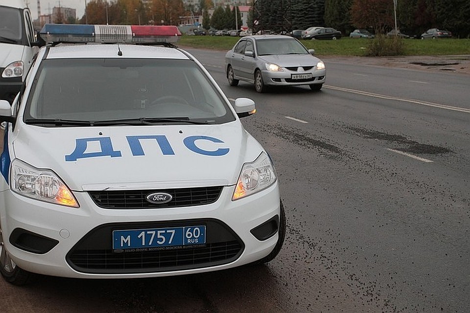 Пол Бокситогорском в кювет улетел пассажирский автобус.
