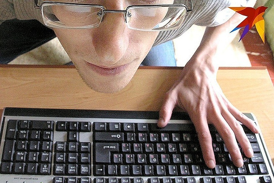 Белорус заработал уголовное дело, прочитав переписку жены в соцсети