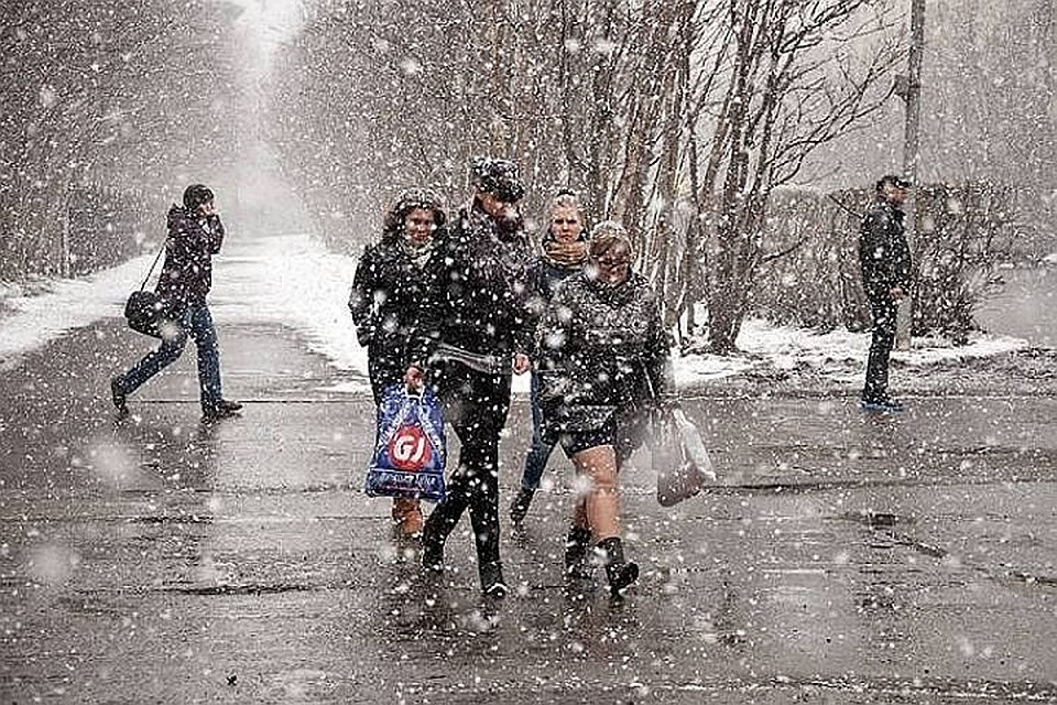 В субботу и воскресенье пройдут небольшие осадки в виде мокрого снега и дождя, на дорогах образуется гололедица.
