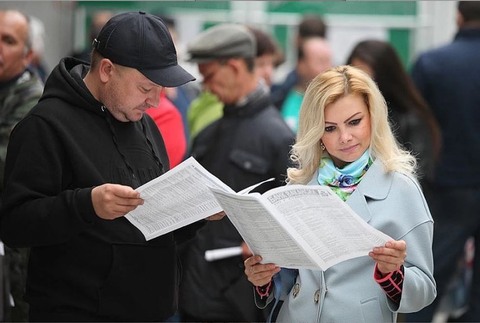 Почти половина челябинцев ищут работу.