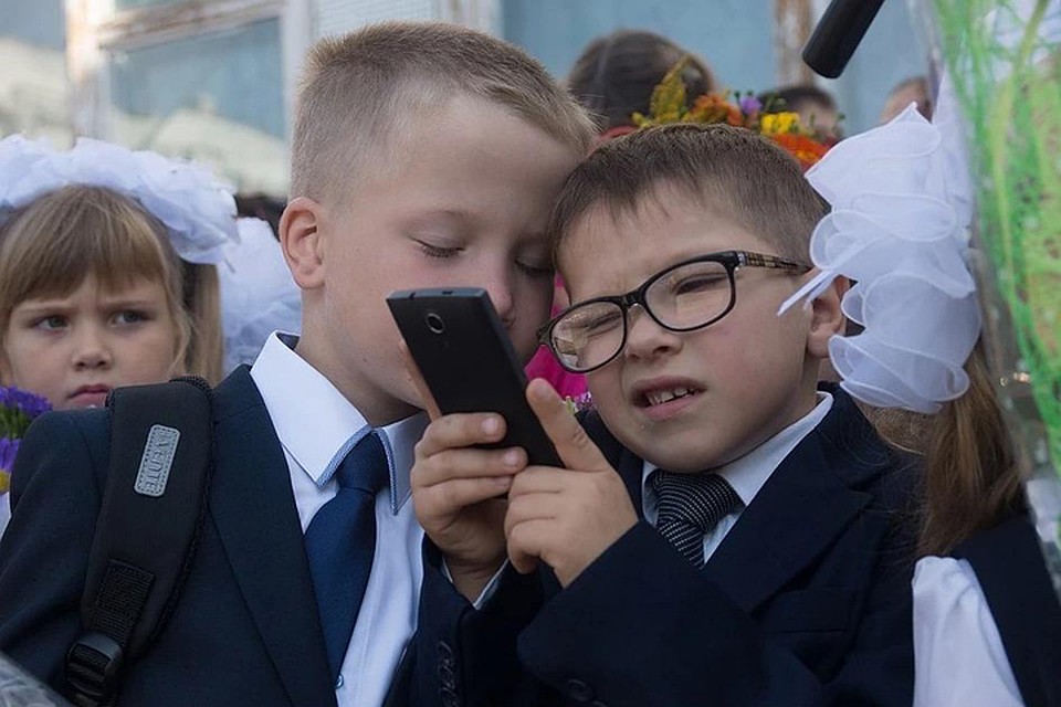 В Роспотребнадзоре порекомендовали нижегородцам правильно дезинфицировать мобильные телефоны