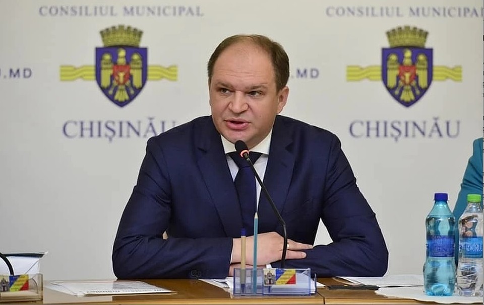 Ион Чебан призвал кишинёвцев избегать зоны Центрального рынка Кишинёва, и сообщил, что общественный транспорт сегодня не будет останавливаться в указанной зоне