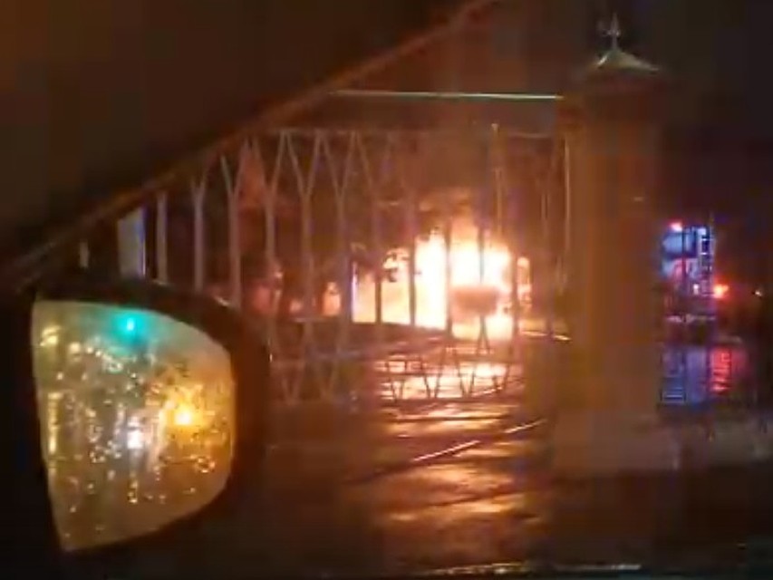 Трамваи загорелись поздно ночью в депо