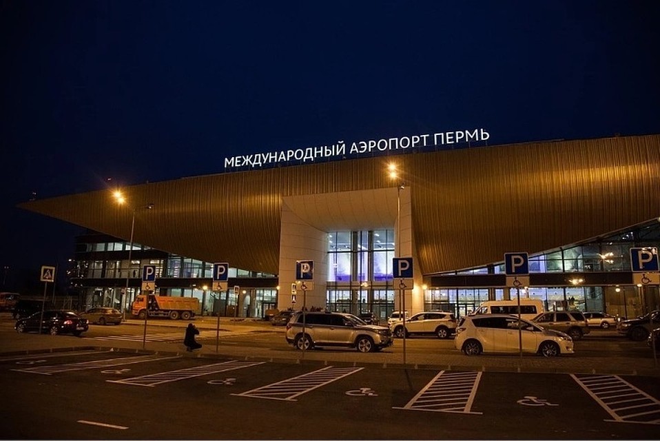 К аэропорту "Большое Савино" поспешили бойцы спецслужб.