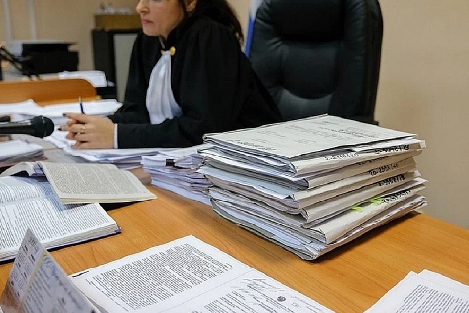 Суды закрываются из-за коронавируса.