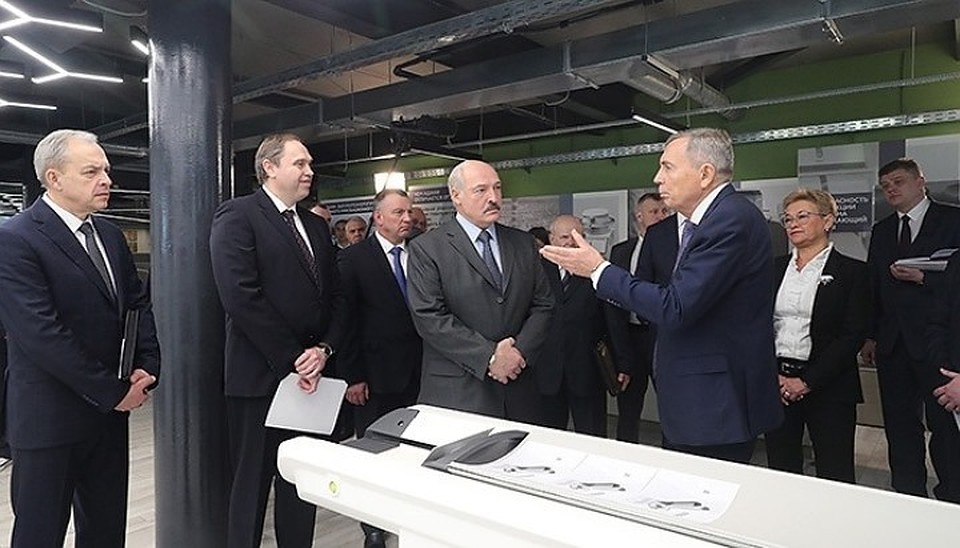 20 марта Александр Лукашенко приехал на медицинское предприятие "Адани". Фото: пресс-служба президента