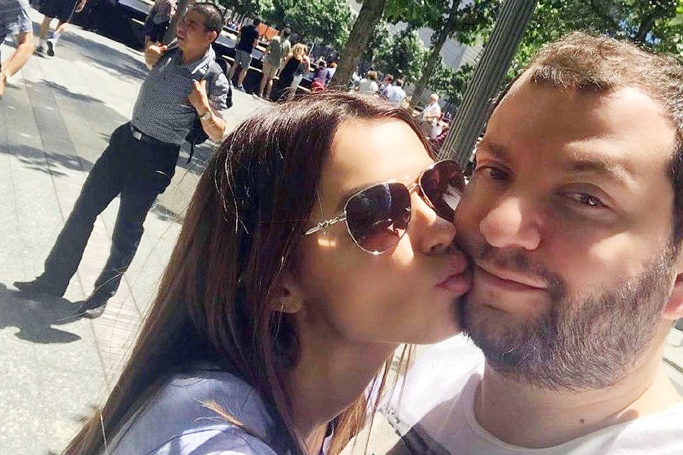 Яна Эстерова поделилась со своими подписчиками тревожной новостью - ее муж отправлен в реанимацию с диагнозом двусторонняя пневмония