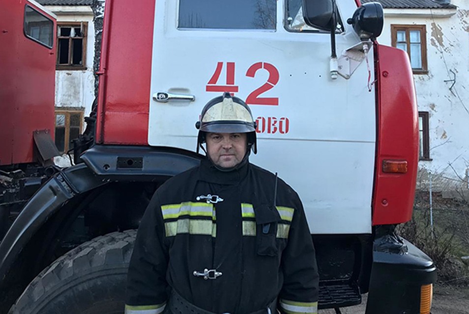 Нелидовские пожарные спасли мужчину из горящего дома Фото: ГУ МЧС России по Тверской области