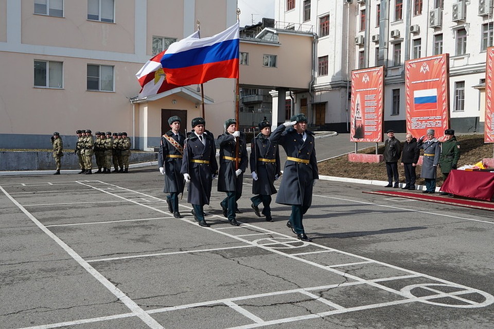 В Хабаровске росгвардейцев поздравили с Днем Войск национальной гвардии РФ. Фото: пресс-служба Восточного округа ВНГ РФ