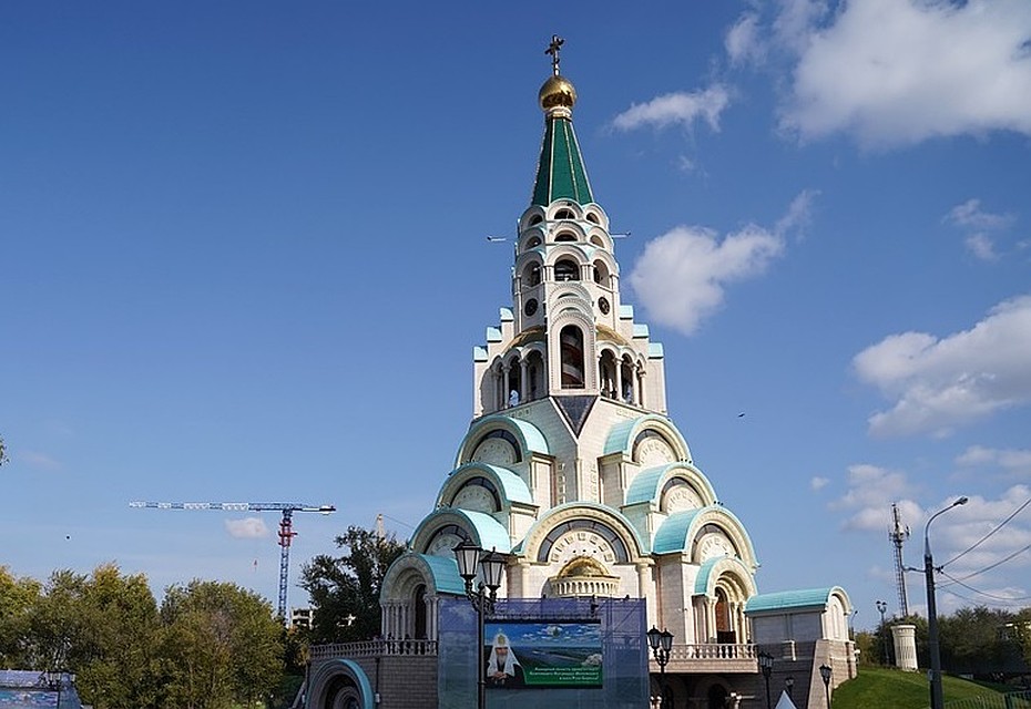 Крестный автомобильный ход стратовал от Собора Святой Софии