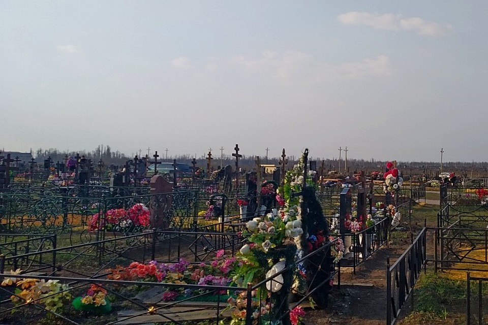В Липецке закрыли кладбища