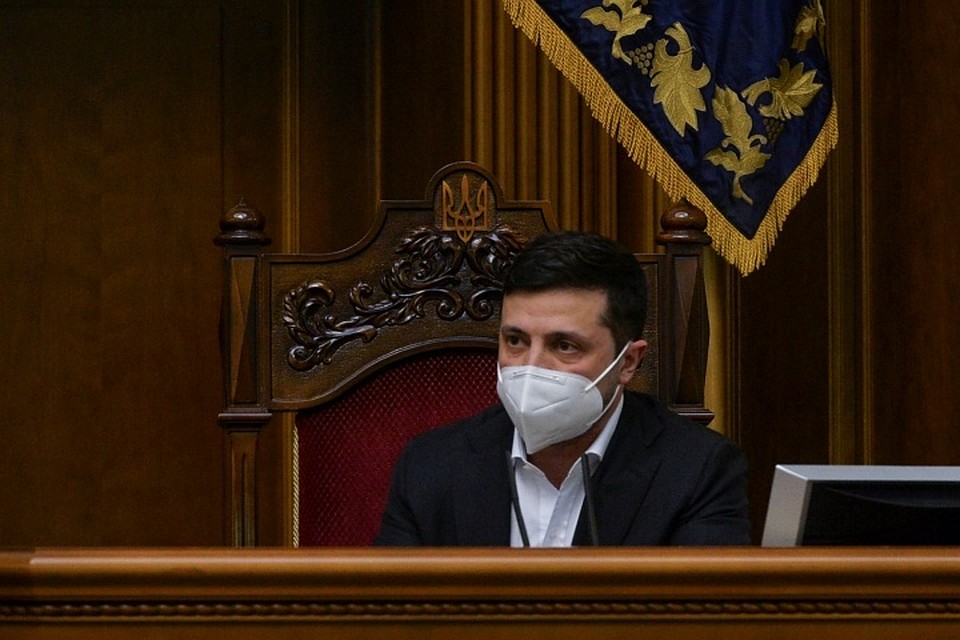 Президент Украины Владимир Зеленский выступает в Верховной раде