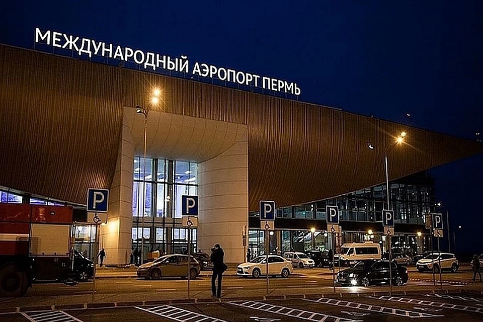 Самолет приземлился в пермском аэропорту