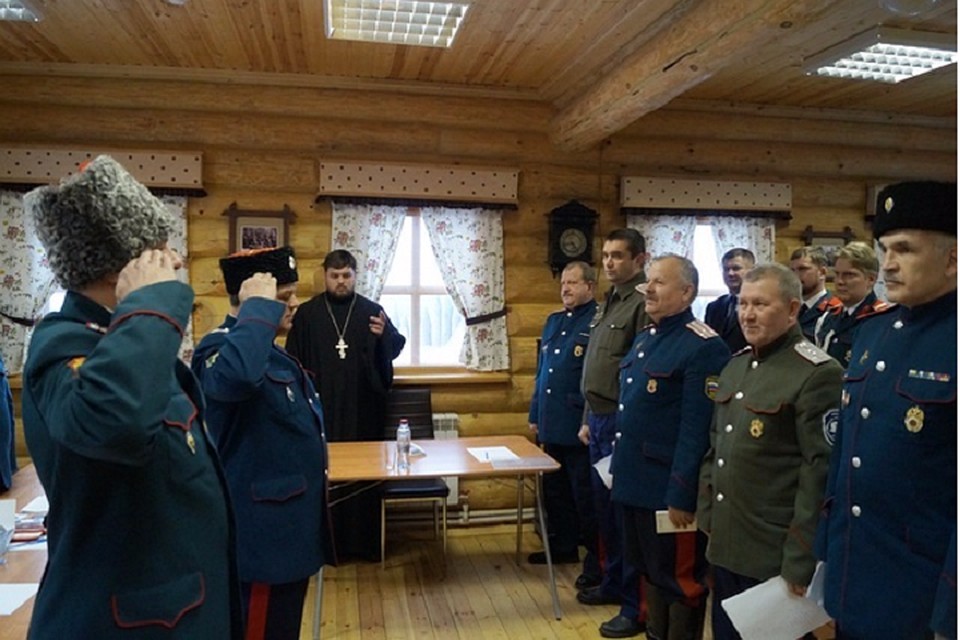 В Салехарде казаки патрулируют улицы, проверяя самоизоляцию горожан Фото: salekhard.org
