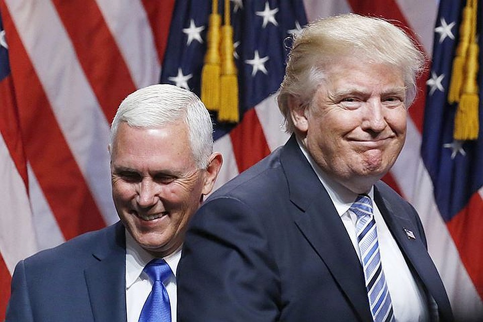 Вице-президент США Майкл Пенс и глава Белого дома Дональд Трамп