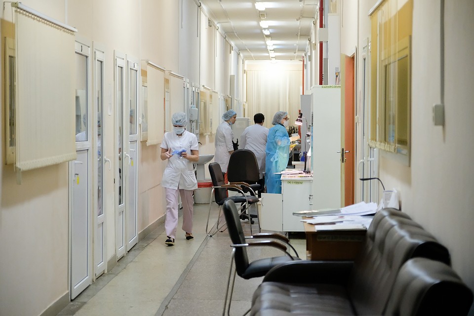 Пик коронавируса может наступить в Петербурге лишь в июле.