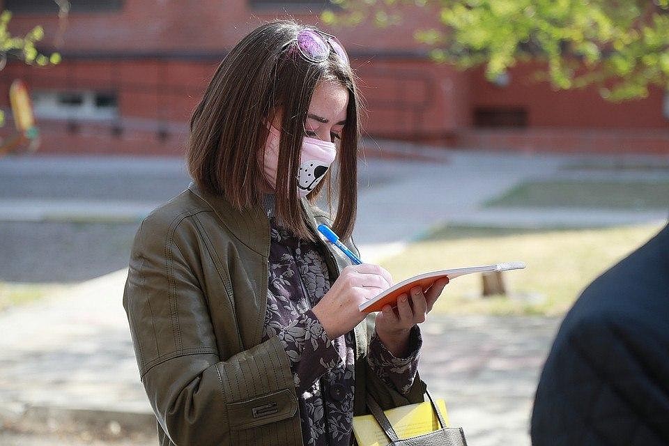Режим самоизоляции отменять не будут, хотя с понедельника немного смягчат.