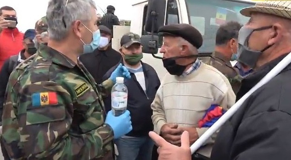 Шора, за его же деньги, раскритиковали с трибуны на митинге протеста. Фото: скриншот видео