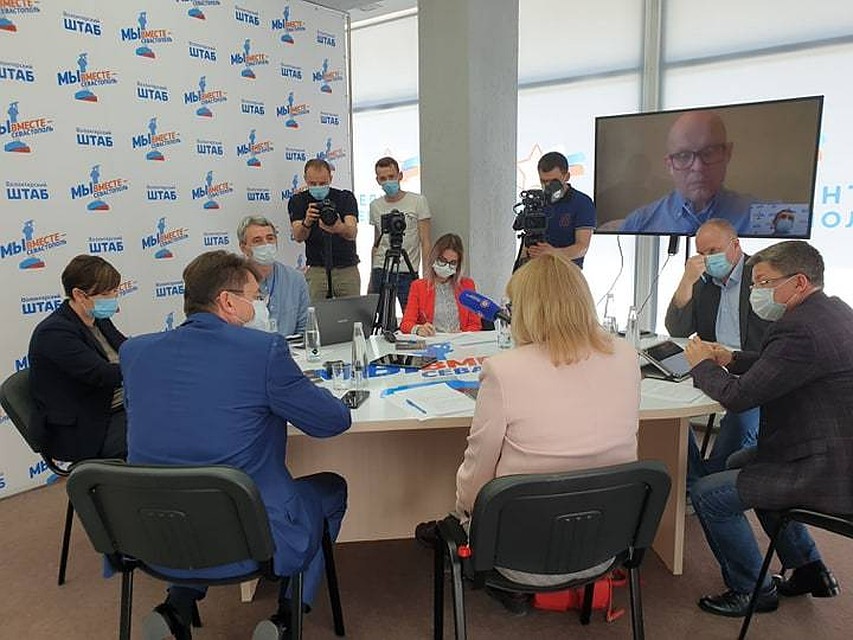 Заседание «Клуба экспертов» прошло в штабе волонтерского движения «Мы Вместе»