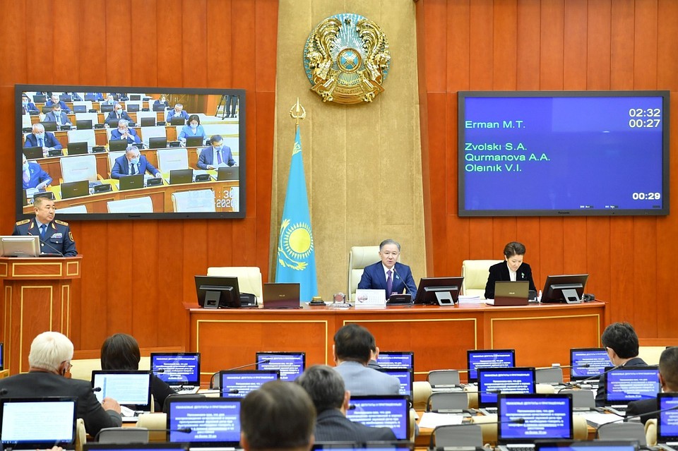 Фото с сайта www.parlam.kz