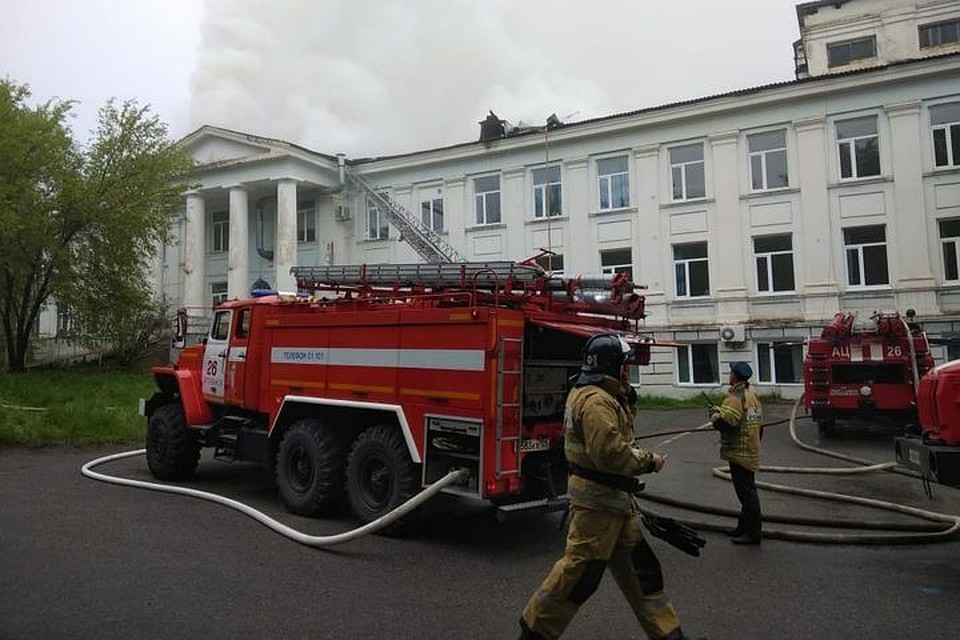 В Партизанске загорелась кровля больницы. Фото: правительство Приморского края